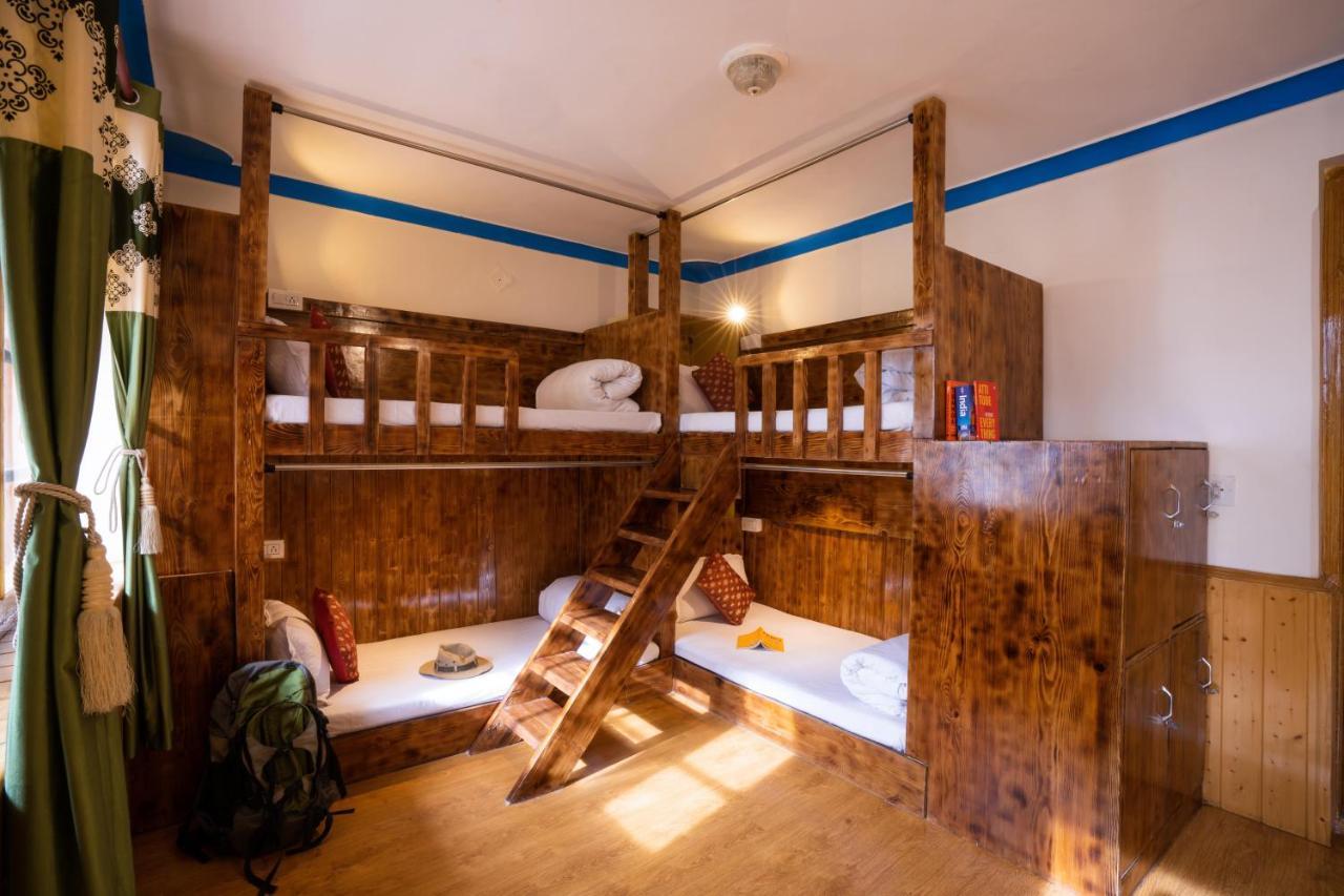Rainbow Hostelier Leh Bagian luar foto