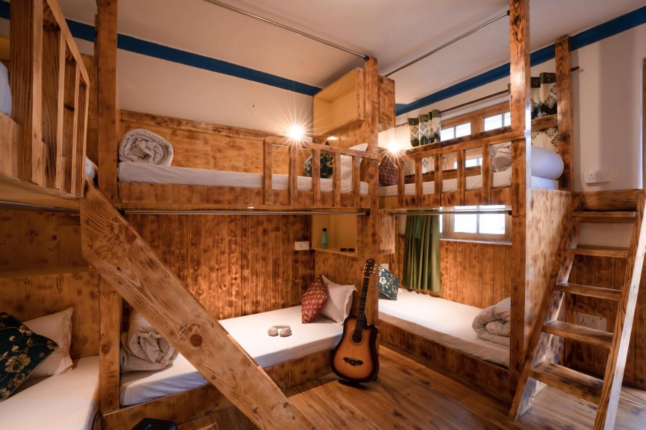 Rainbow Hostelier Leh Bagian luar foto