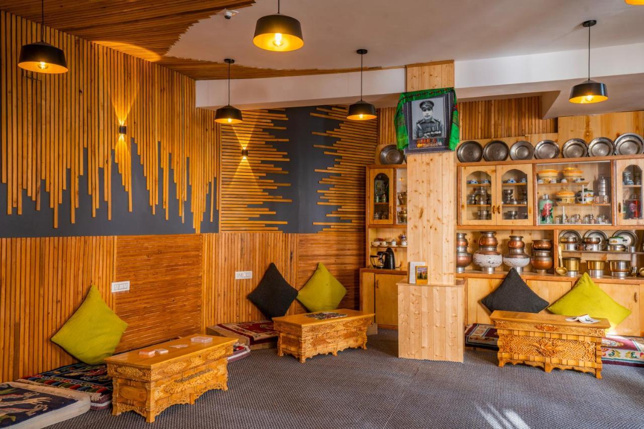 Rainbow Hostelier Leh Bagian luar foto