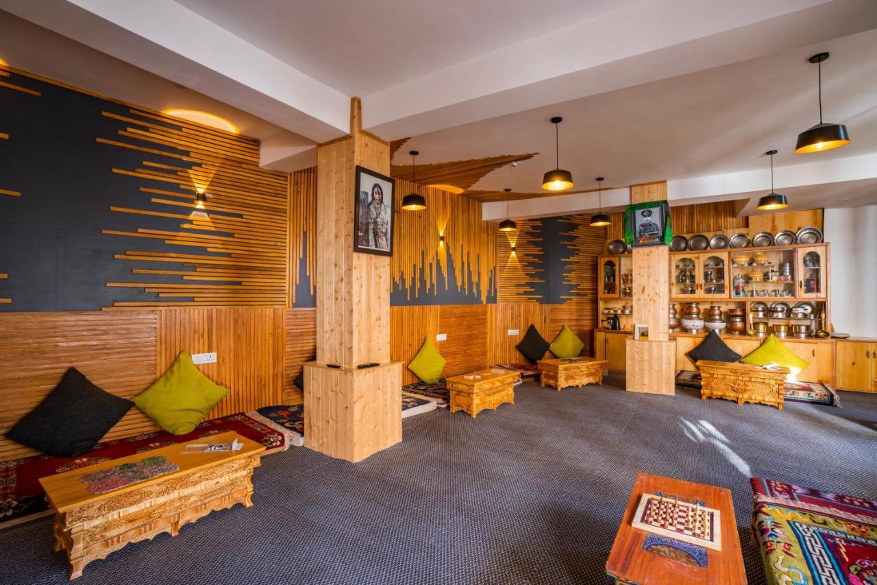 Rainbow Hostelier Leh Bagian luar foto