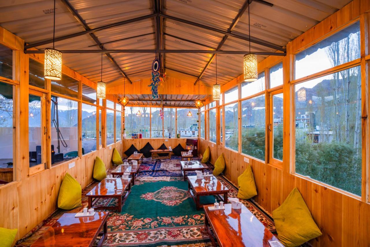 Rainbow Hostelier Leh Bagian luar foto