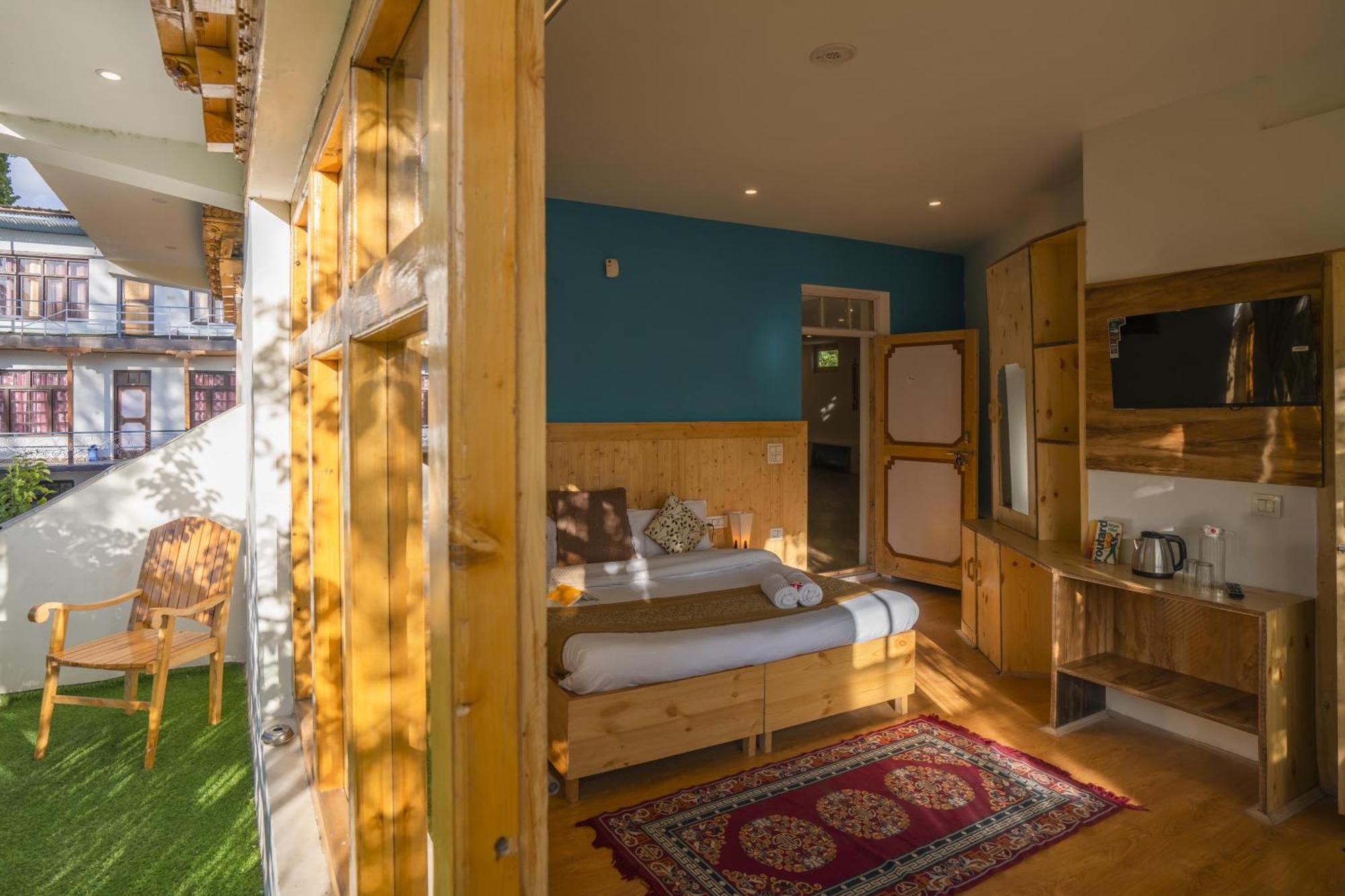 Rainbow Hostelier Leh Bagian luar foto